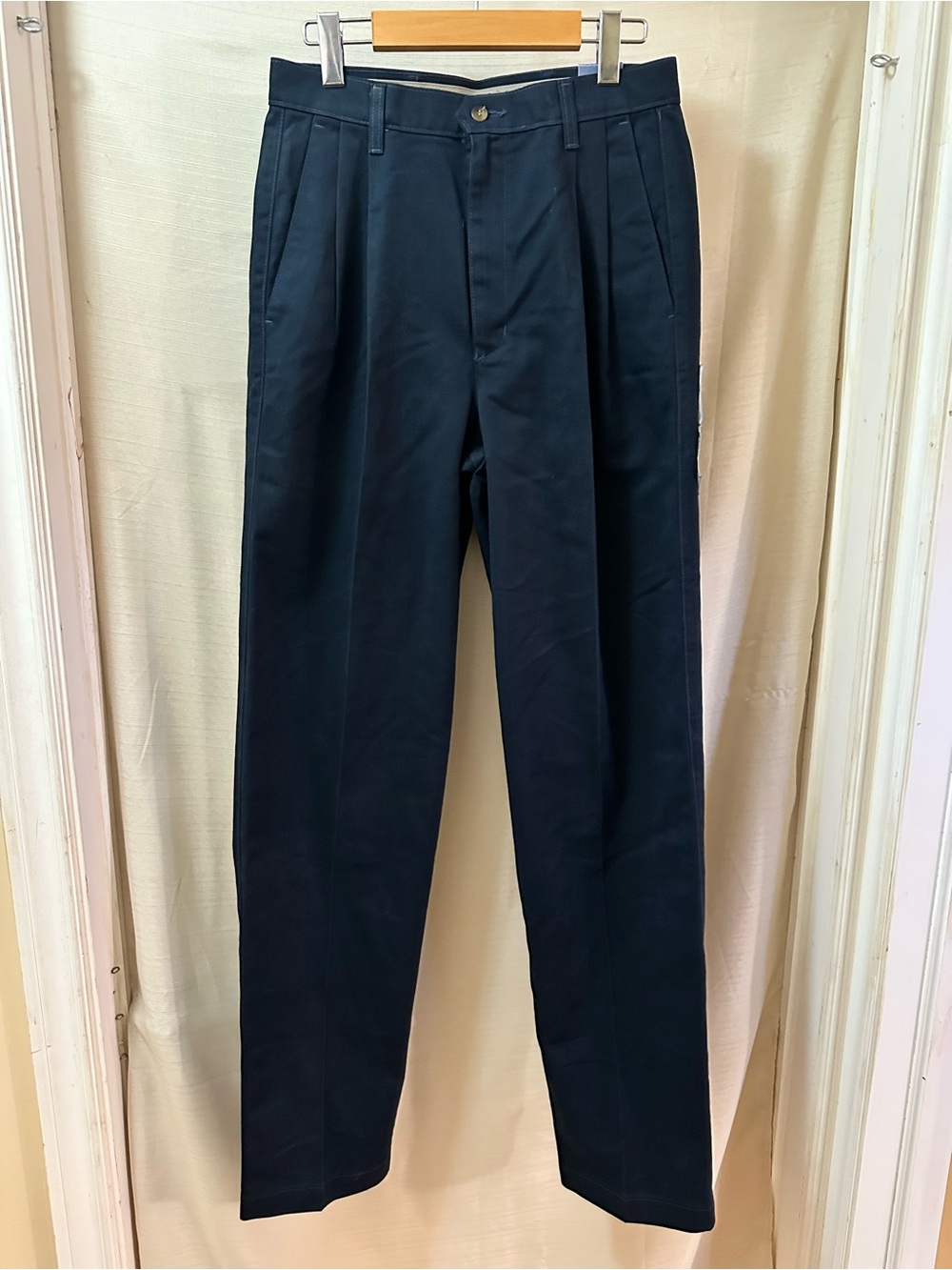 Dockers Classic Fit Pleated Navy Khaki Pants Deadstock Men’s 30x34 Y2K Preppy